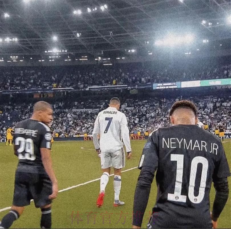 镜报:滕哈赫无法保证C罗出场时间 C罗可能回归皇马 镜报:滕哈赫无法保证C罗出场时间 C罗可能回归皇马