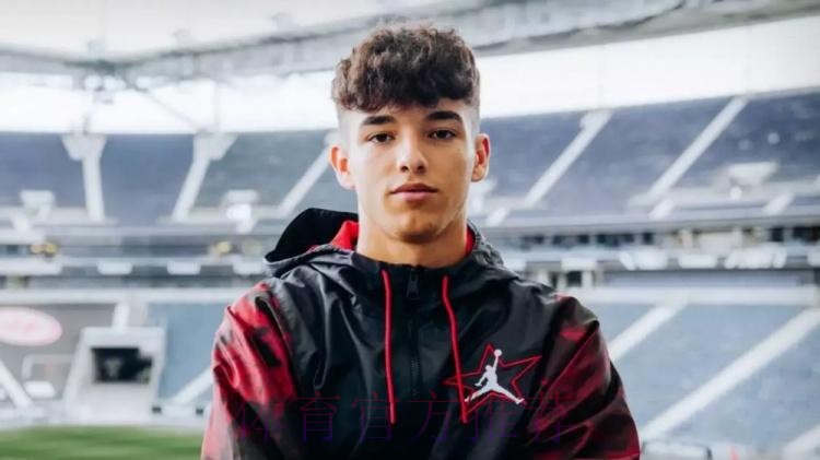 皇马正努力签下法兰克福17岁中锋恩里克-埃雷罗